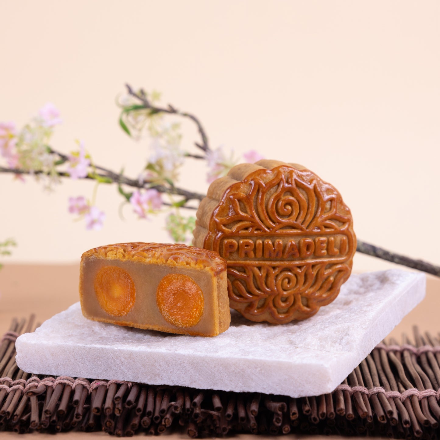 Golden Bloom Gift Set- White Lotus Paste with Double Yolk 烘皮双黄白莲蓉