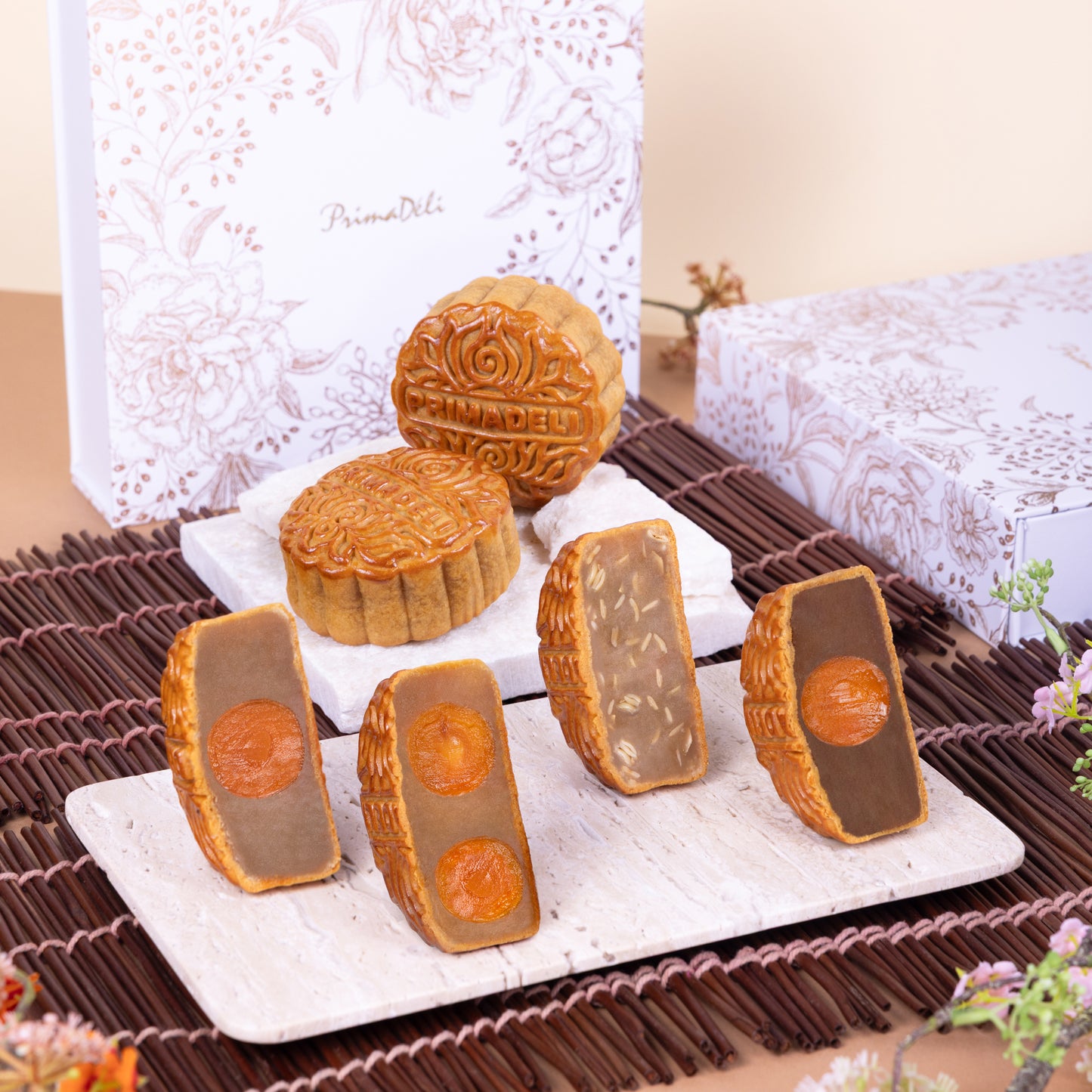 Golden Bloom Gift Set- White Lotus Paste with Double Yolk 烘皮双黄白莲蓉